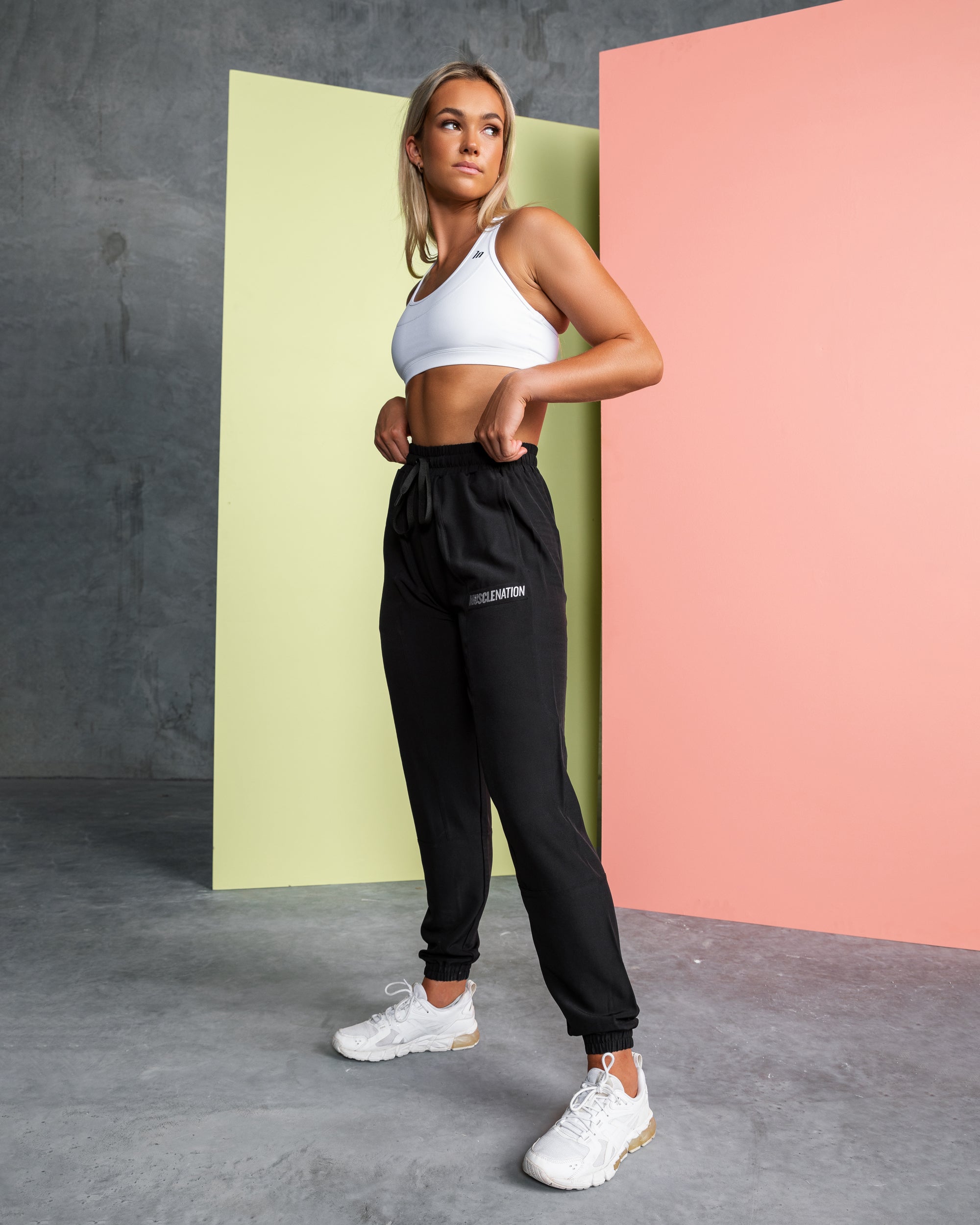 Womens Dynamic Lightweight Joggers-Muscle Nation