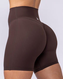 Aura Peachy Invisible Scrunch Bike Shorts - Cocoa