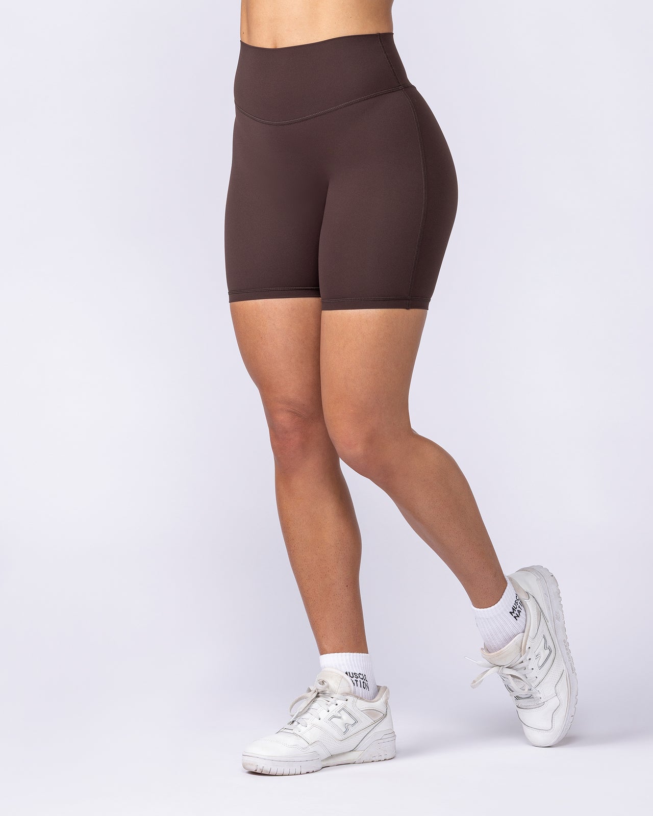 Aura Peachy Invisible Scrunch Bike Shorts - Cocoa