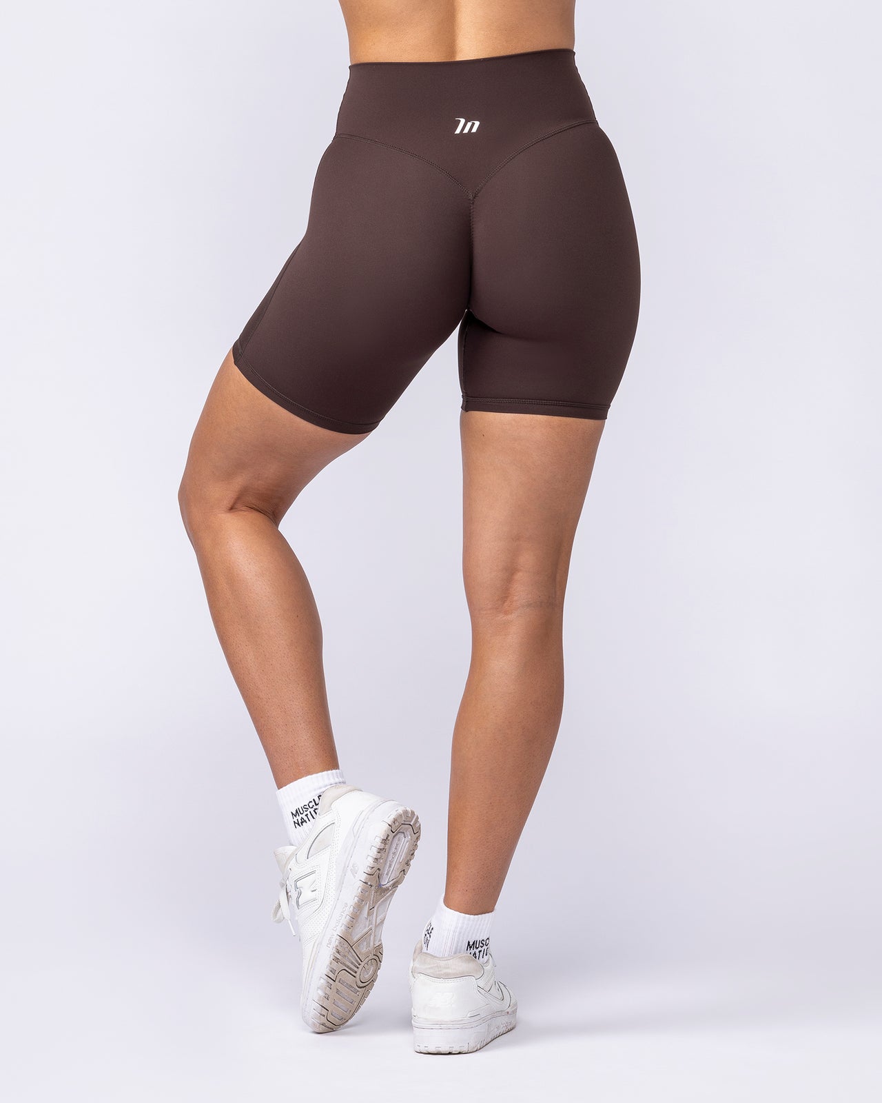Aura Peachy Invisible Scrunch Bike Shorts - Cocoa