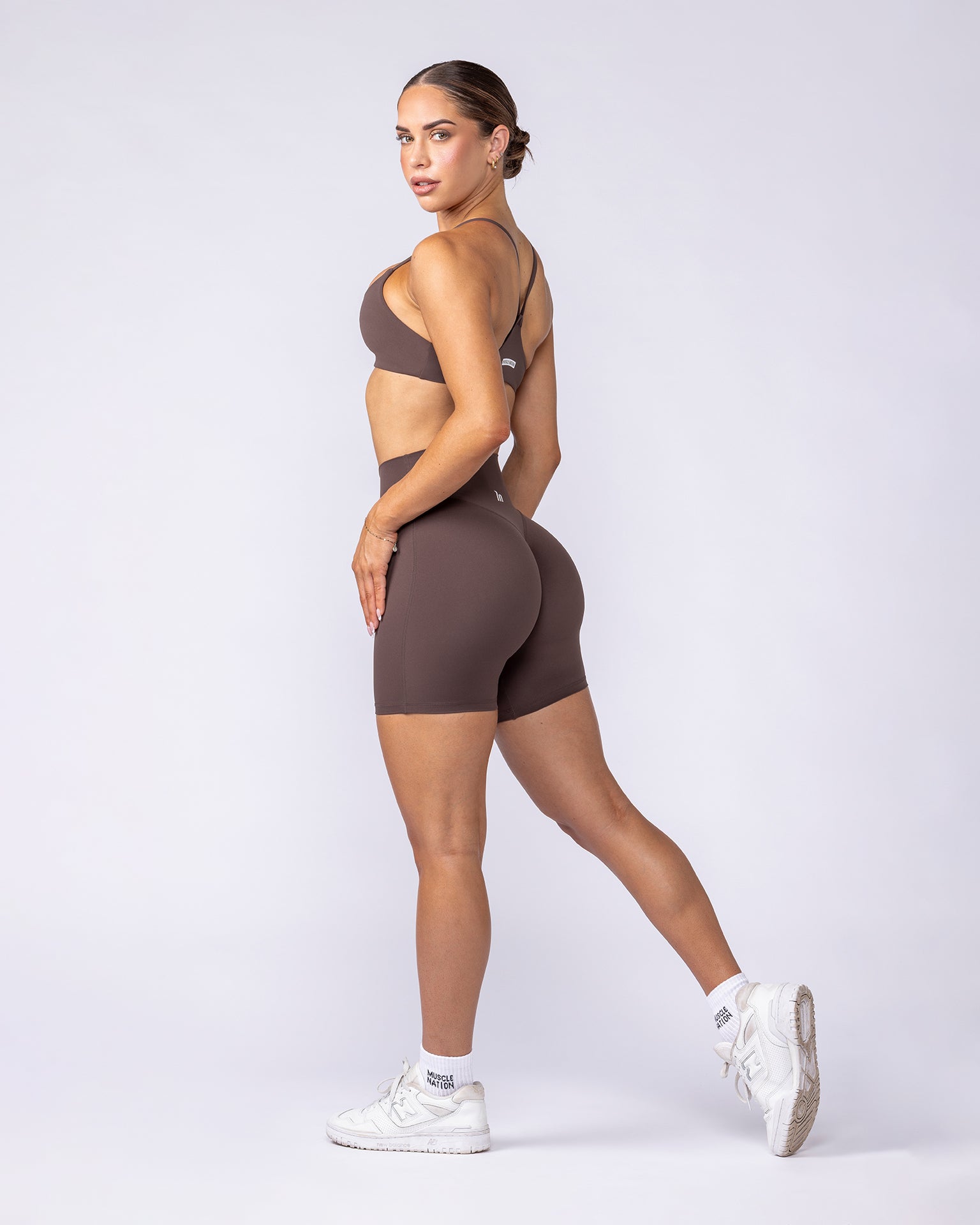 Aura Peachy Invisible Scrunch Bike Shorts - Cola