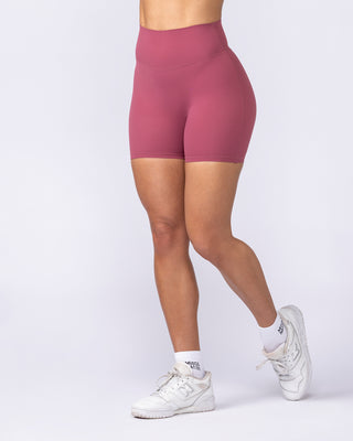 Aura Peachy Invisible Scrunch Bike Shorts - Maple