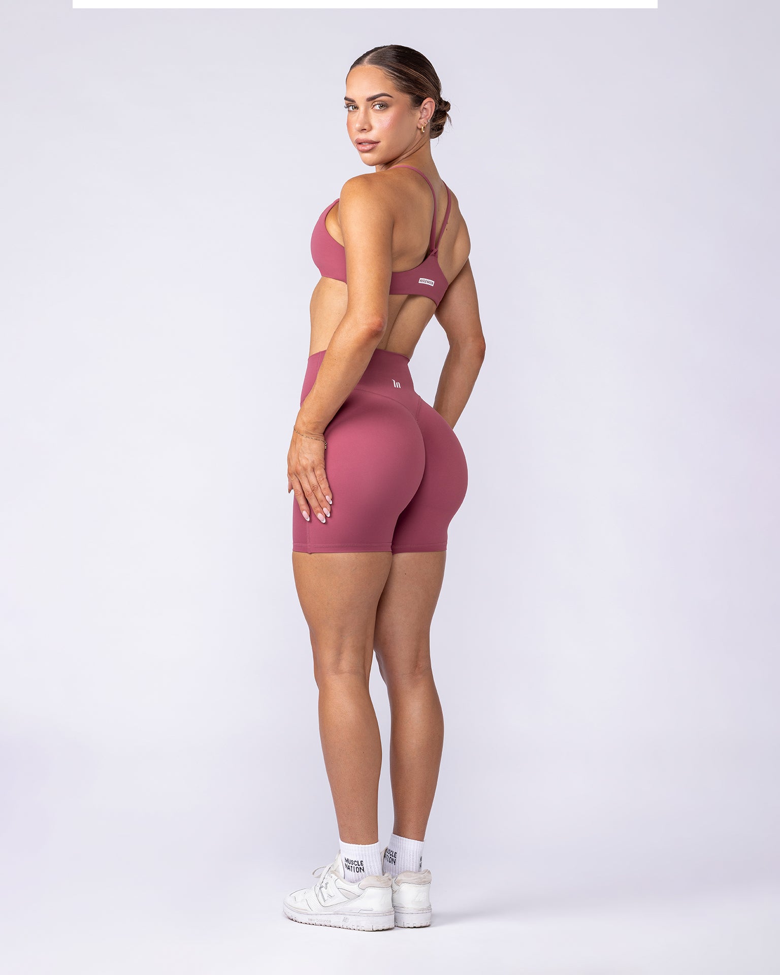 Aura Peachy Invisible Scrunch Bike Shorts - Maple