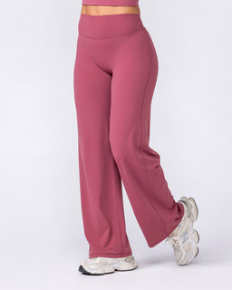 Aura Straight Leg Leggings Short - Maple