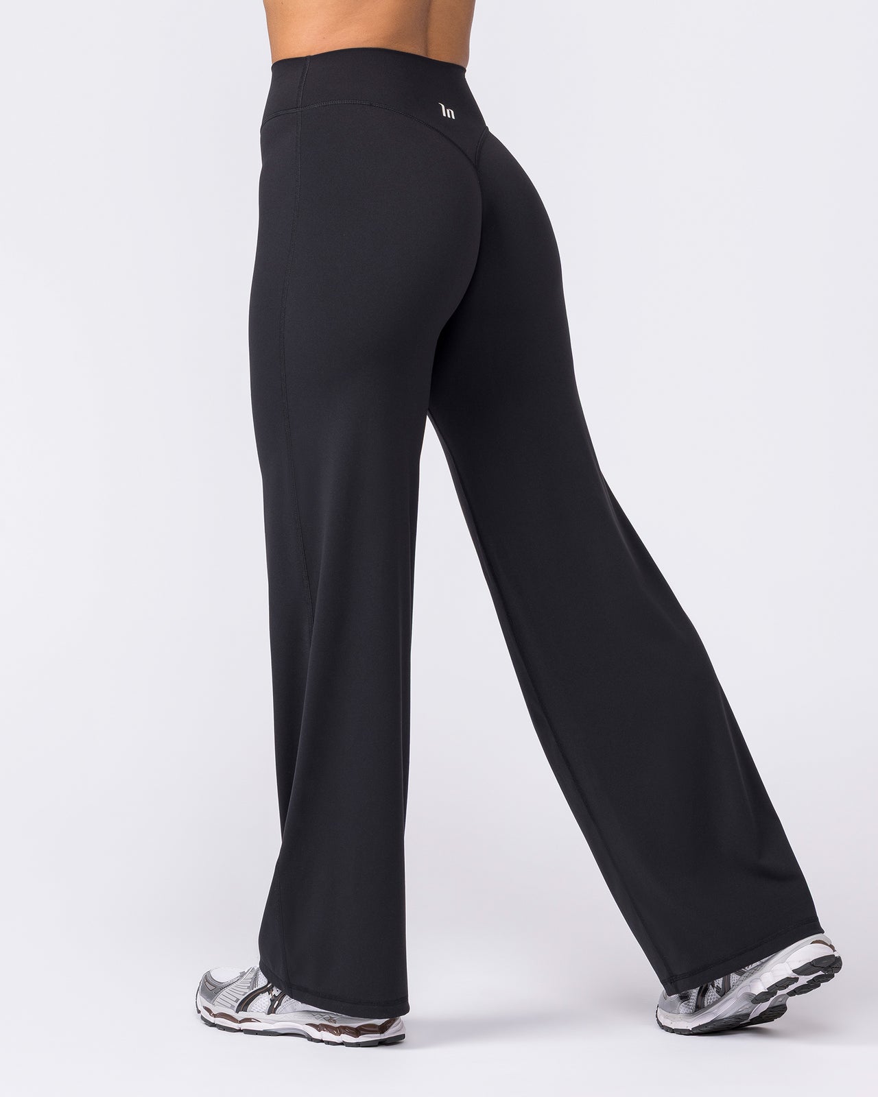 Aura Straight Leg Leggings Short - Black-Leggings-XXS-032656SBLK-XXS-MNAPPRL51560-6-Muscle Nation