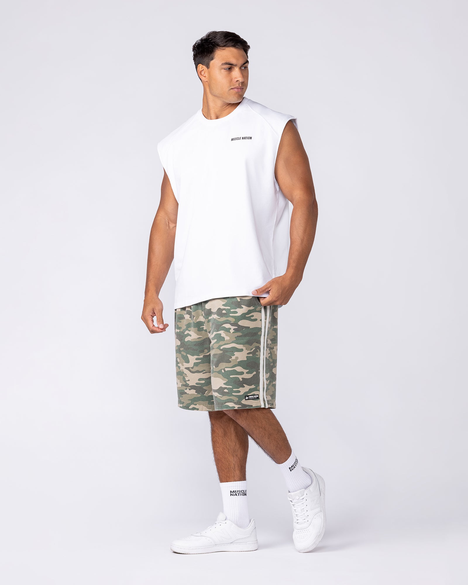 Essential Wide Sweat 9