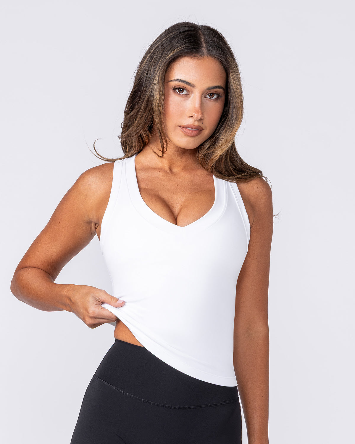 Form Deep V Tank - White