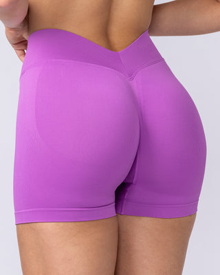 Revealed V Back Seamless Midway Shorts - Violet Pop