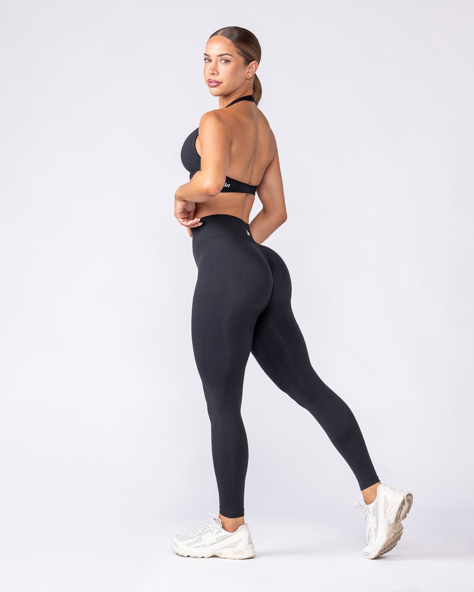 Bare Seamless Ankle Length Leggings - Black