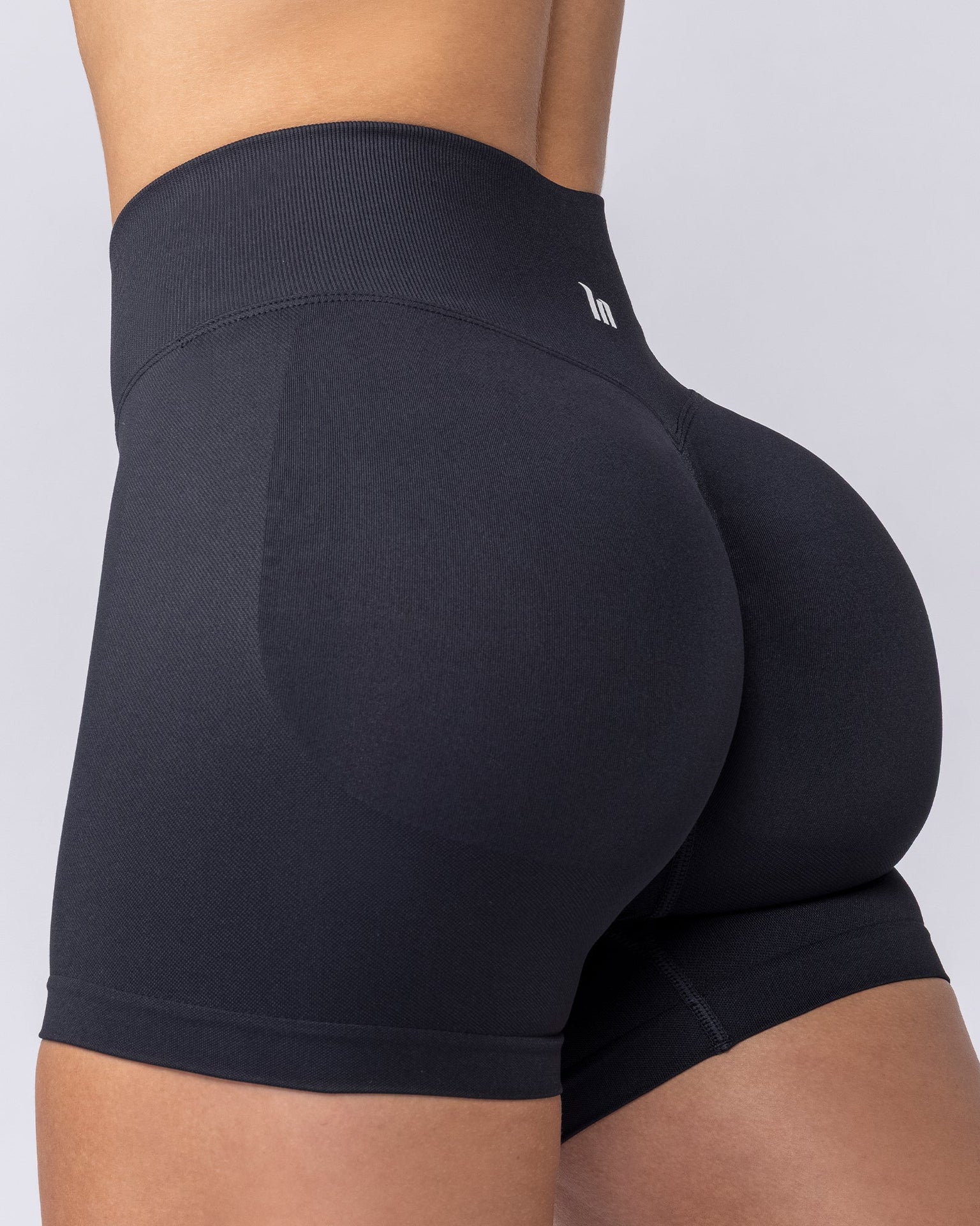 Revealed Seamless Midway Shorts - Black