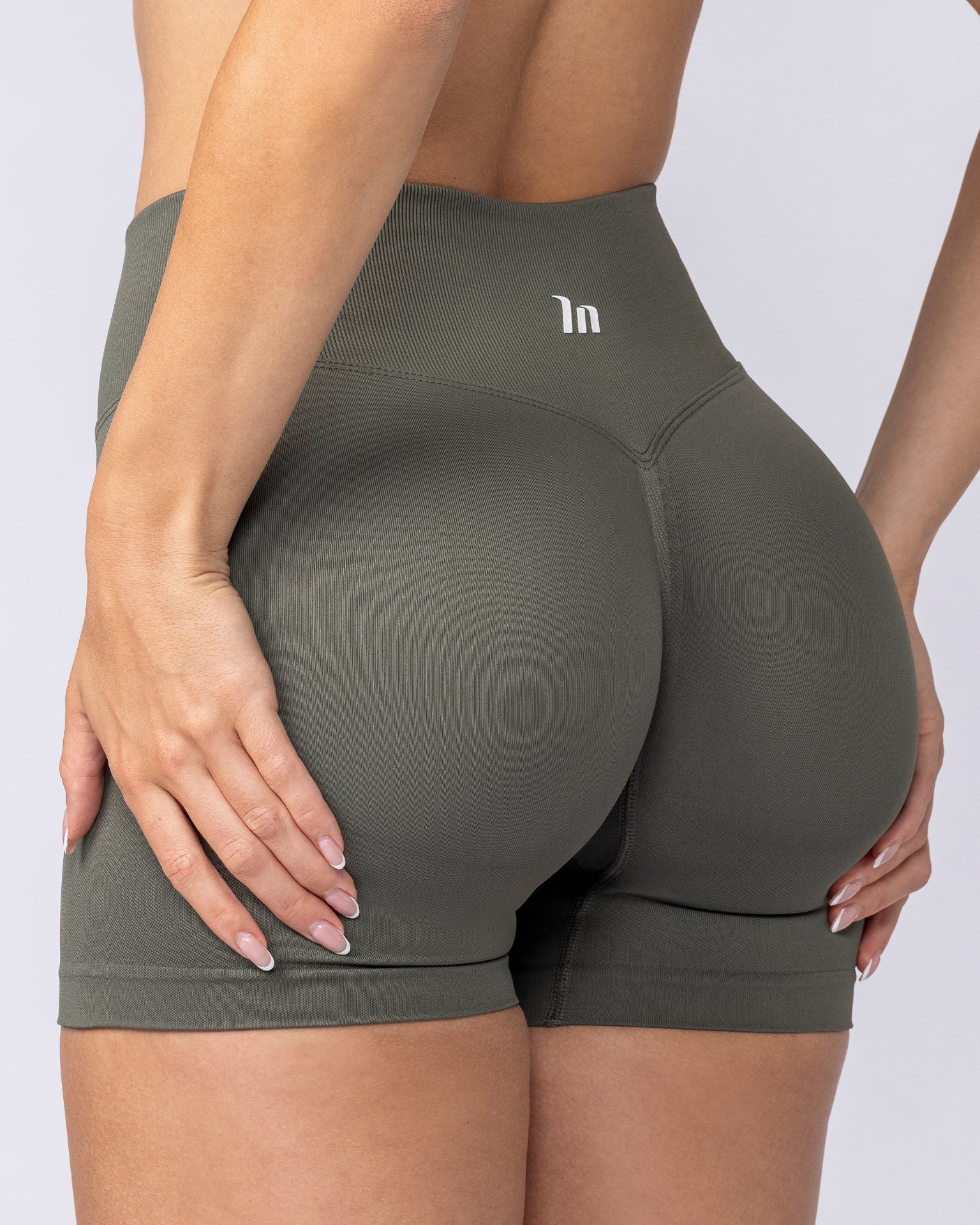 Revealed Seamless Midway Shorts - Eucalyptus