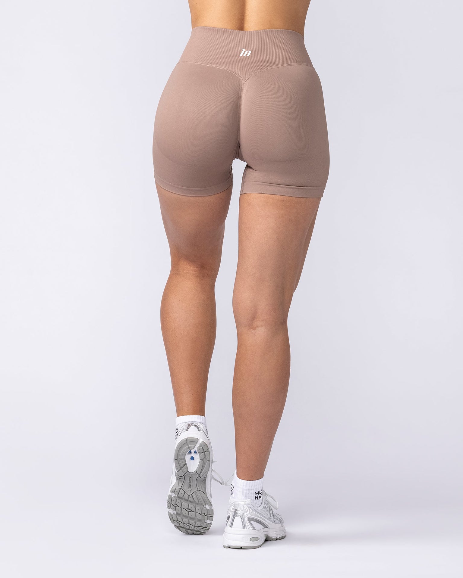 Revealed Seamless Midway Shorts - Praline