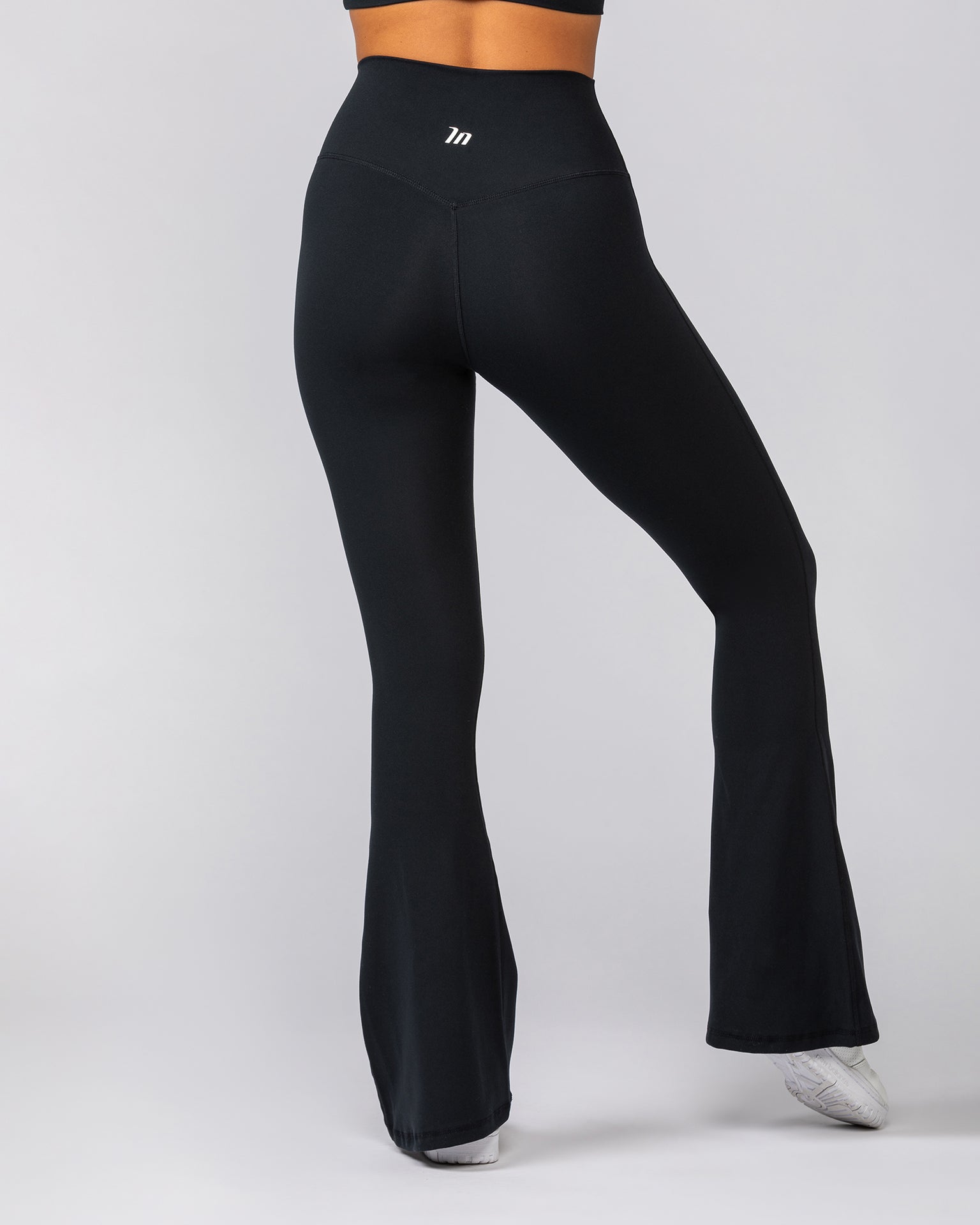Zero Rise Everyday Flare Leggings Short - Black